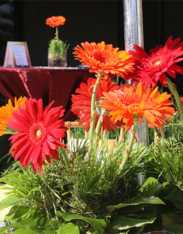 flower arrangements outdoors