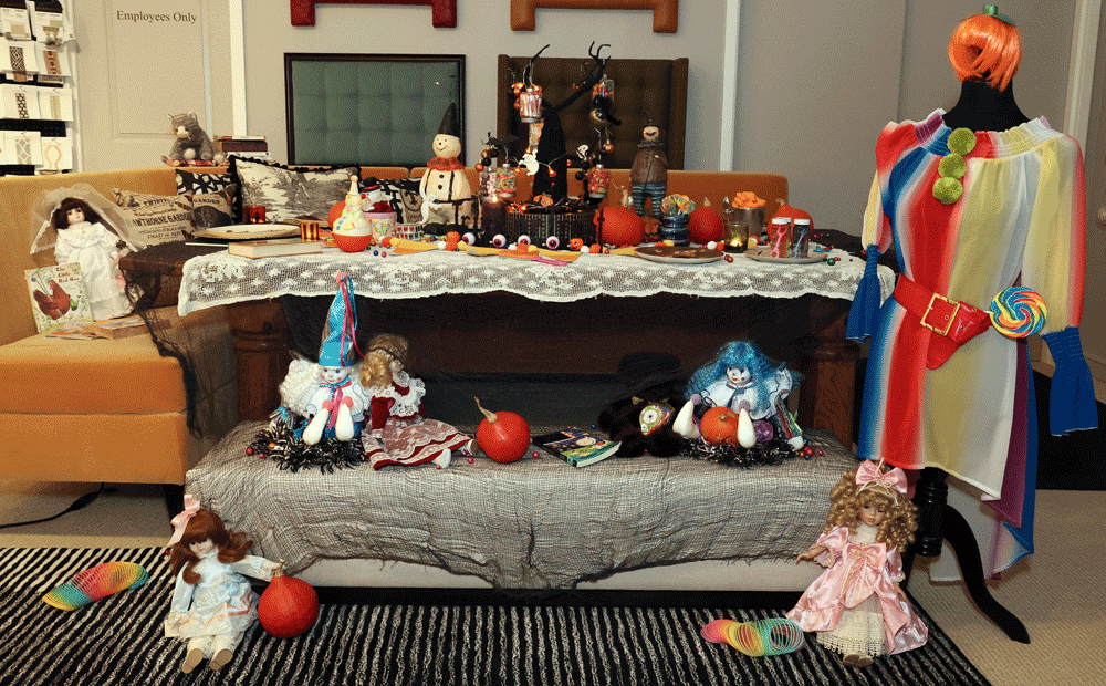 FaBOOlous Feeding Fest - FUul Display